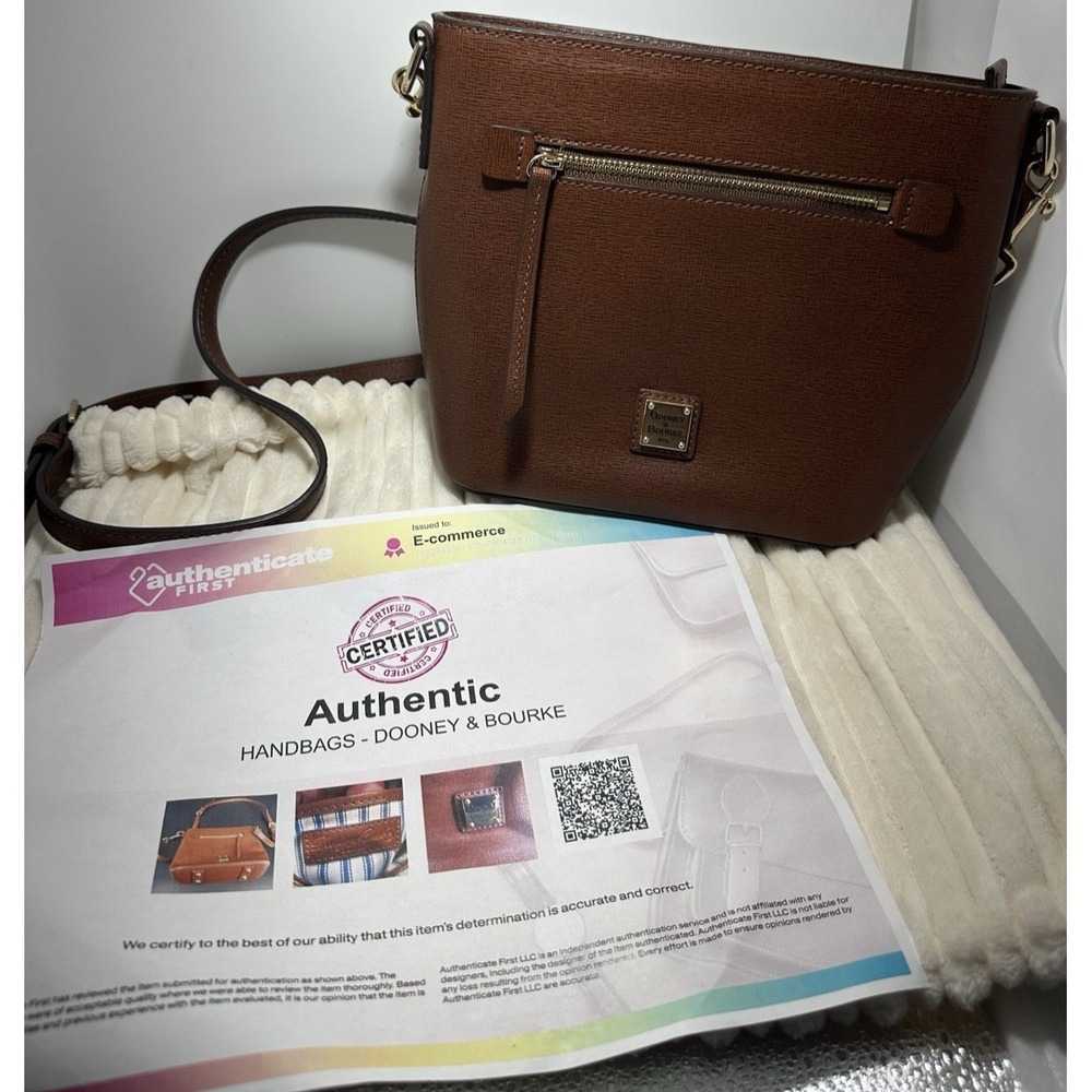 Authentic Dooney & Bourke Saffiano Small Zip Crossbody Brown Leather w. Gold